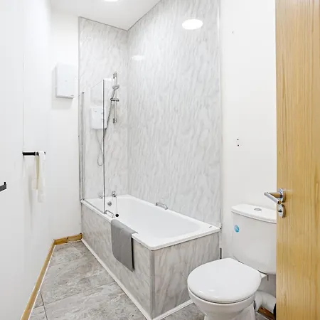 Great George Street Apartments, Centre Apartment