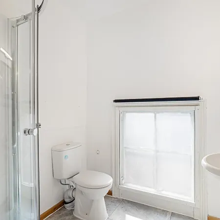 Great George Street Apartments, Centre Apartment