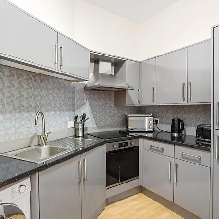 Great George Street Apartments, Centre Apartment *